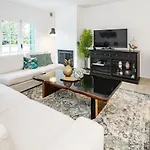 Charming And Modern 3-bedroom Duplex In Aloha Pueblo With Mountain Views Сasa de vacaciones *