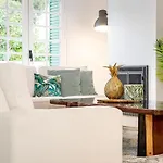Charming And Modern 3-bedroom Duplex In Aloha Pueblo With Mountain Views Сasa de vacaciones