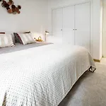 Сasa de vacaciones Charming And Modern 3-bedroom Duplex In Aloha Pueblo With Mountain Views *