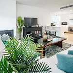 Сasa de vacaciones Charming And Modern 3-bedroom Duplex In Aloha Pueblo With Mountain Views *