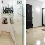 Charming And Modern 3-bedroom Duplex In Aloha Pueblo With Mountain Views Сasa de vacaciones Marbella