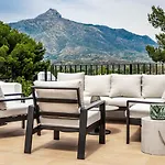 Charming And Modern 3-bedroom Duplex In Aloha Pueblo With Mountain Views * Marbella