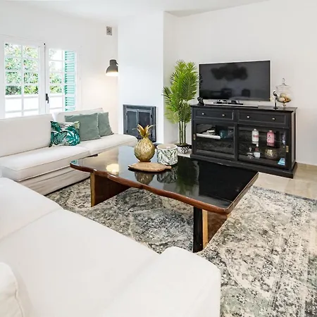 Charming And Modern 3-bedroom Duplex In Aloha Pueblo With Mountain Views Holiday home *