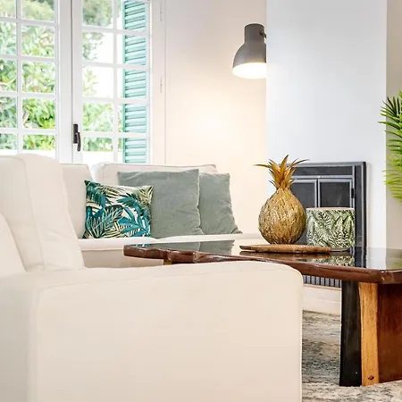 Charming And Modern 3-bedroom Duplex In Aloha Pueblo With Mountain Views Holiday home