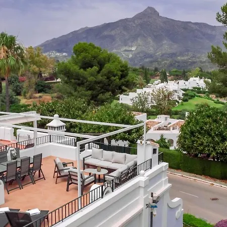 Charming And Modern 3-bedroom Duplex In Aloha Pueblo With Mountain Views Holiday home Marbella