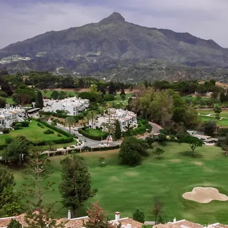 Charming And Modern 3-bedroom Duplex In Aloha Pueblo With Mountain Views Holiday home Marbella